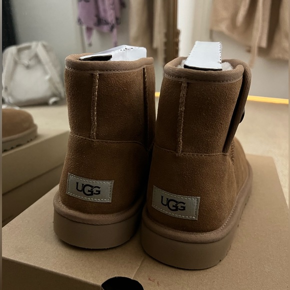 Ugg boots - Picture 1 of 8